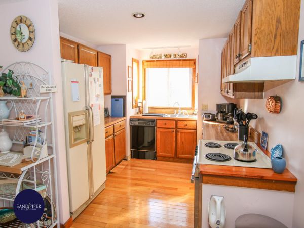 Cape Cod Home 994768