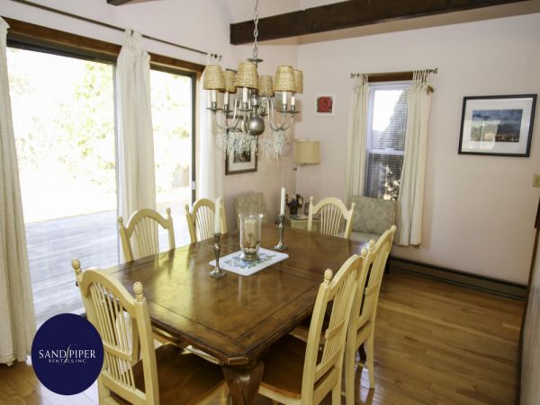 Cape Cod Home 994768