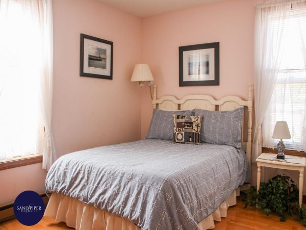 Cape Cod Home 994768