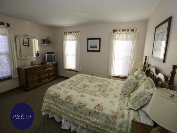 Cape Cod Home 994768