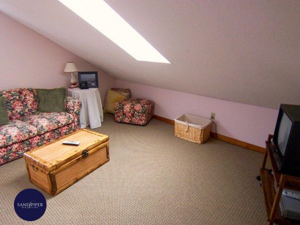 Cape Cod Home 994768