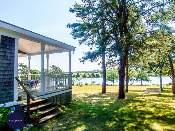 Cape Cod Home 994769