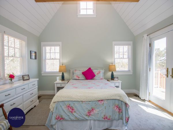 Cape Cod Home 994769