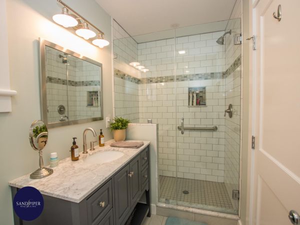 Cape Cod Home 994769