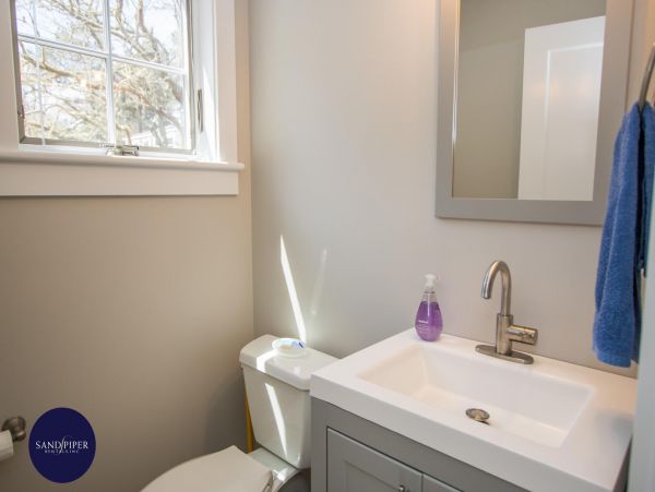 Cape Cod Home 994769