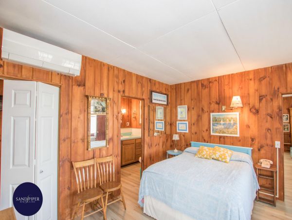 Cape Cod Home 994769