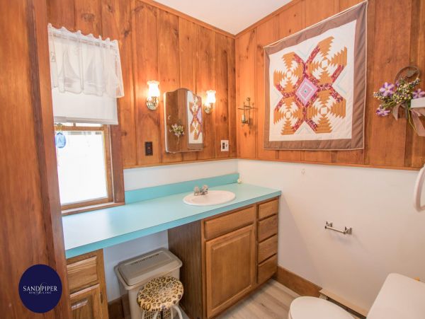Cape Cod Home 994769
