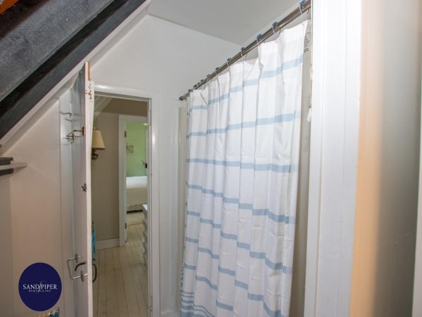 Cape Cod Home 994769