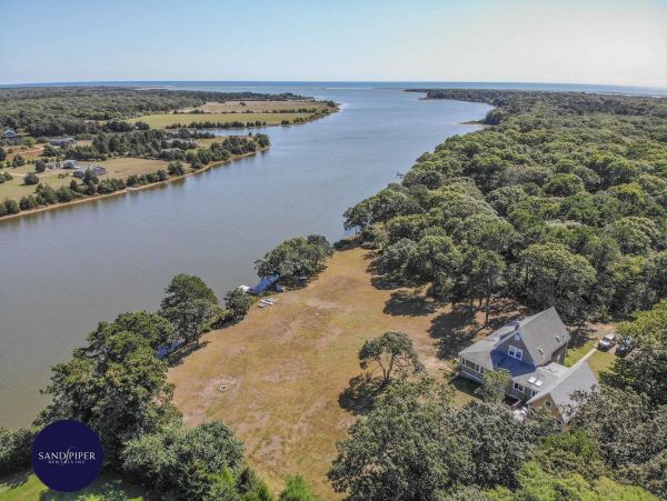 Cape Cod Home 994769