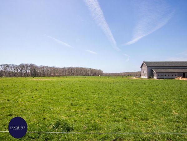 Cape Cod Home 994769