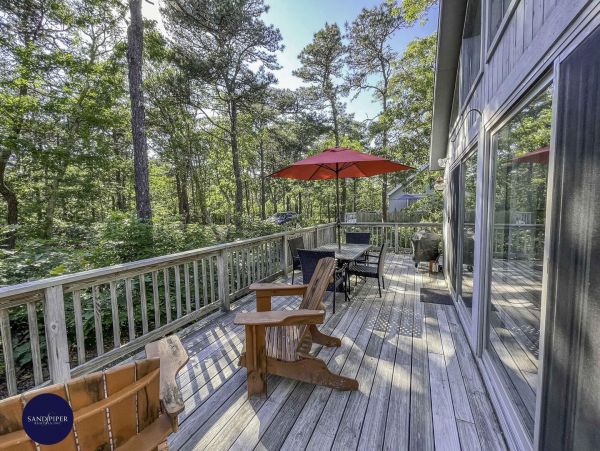 Cape Cod Home 994770