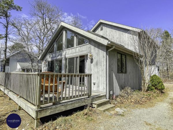Cape Cod Home 994770