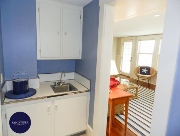 Cape Cod Home 994771