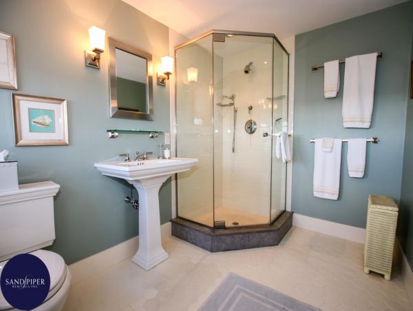 Cape Cod Home 994771