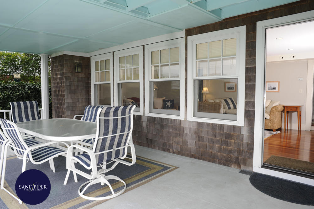 Cape Cod Home 994771
