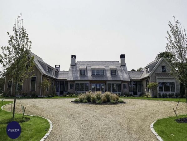 Cape Cod Home 994772