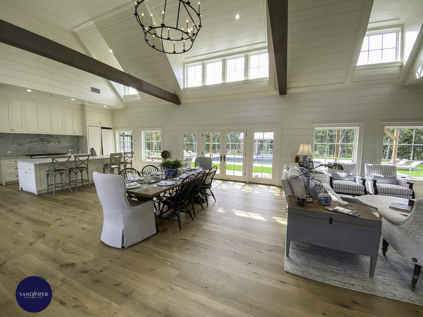 Cape Cod Home 994772