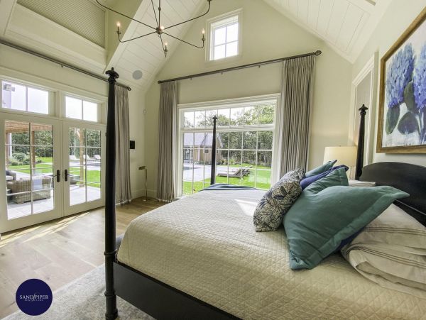 Cape Cod Home 994772