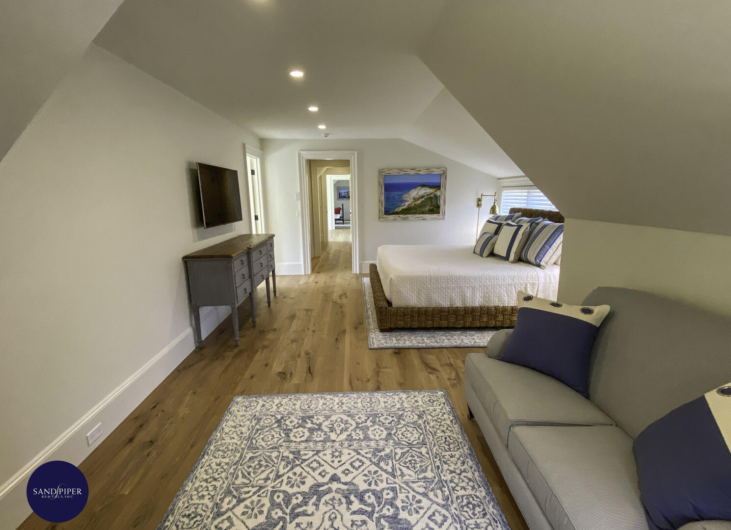 Cape Cod Home 994772