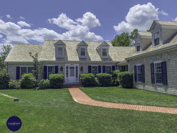 Cape Cod Home 994773