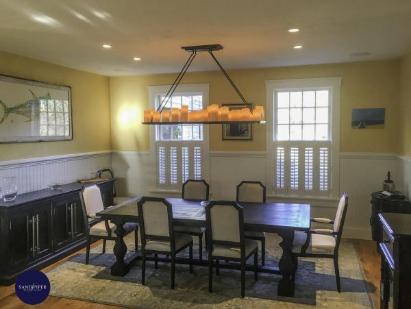 Cape Cod Home 994773
