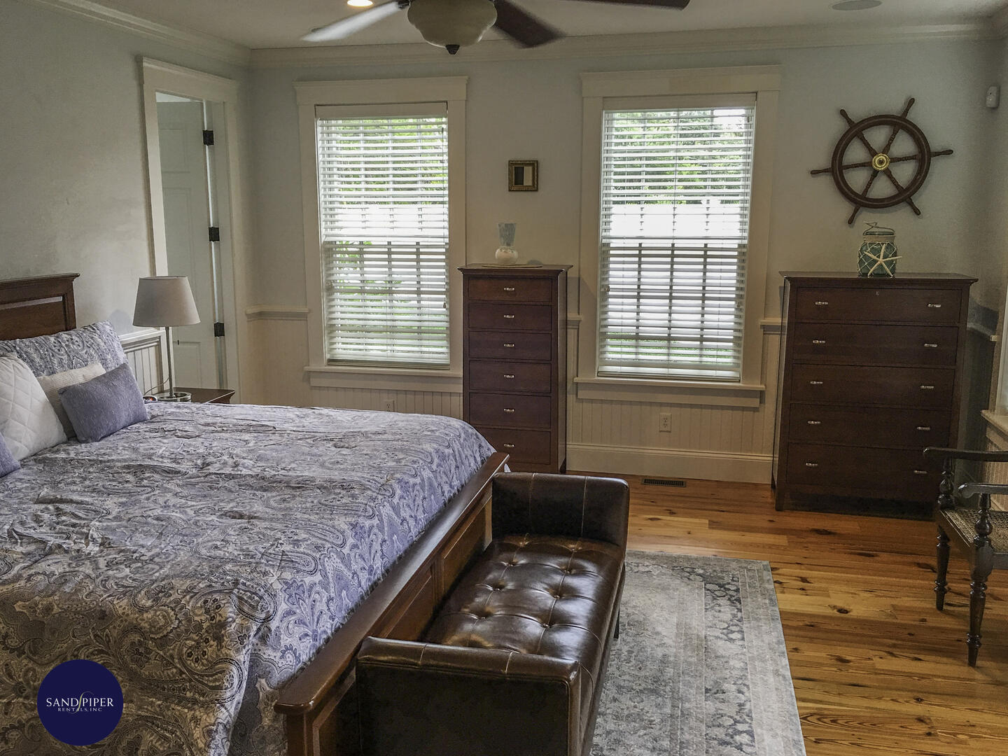 Cape Cod Home 994773