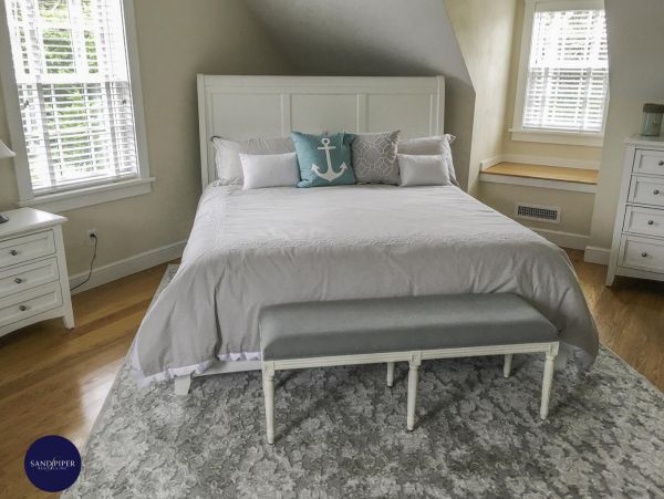 Cape Cod Home 994773