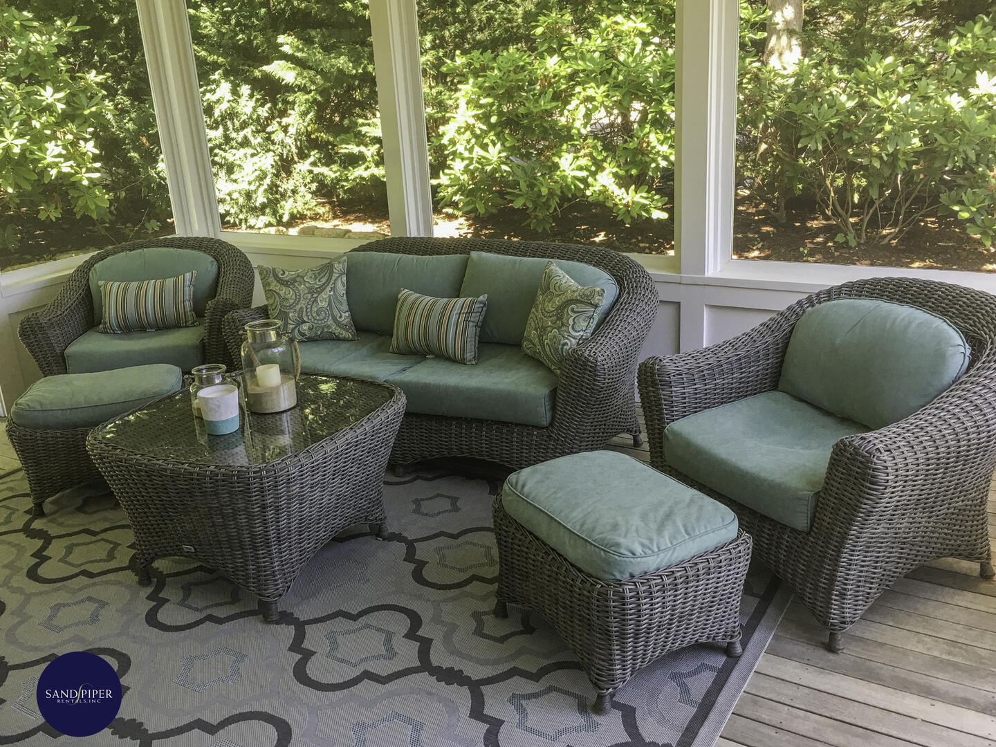 Cape Cod Home 994773
