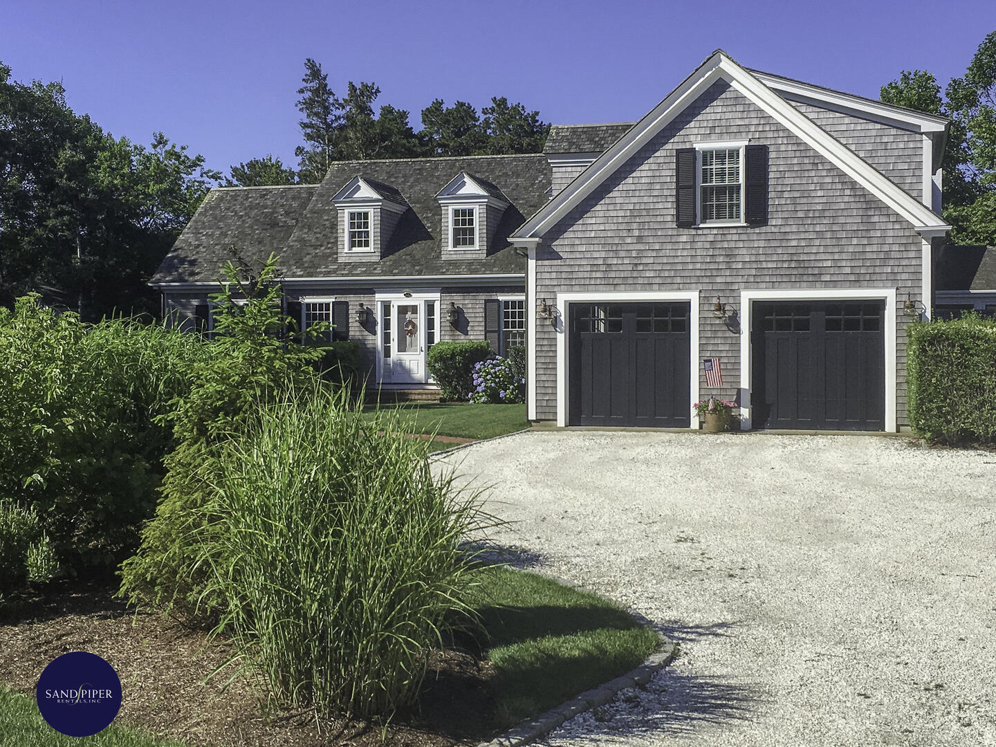 Cape Cod Home 994773