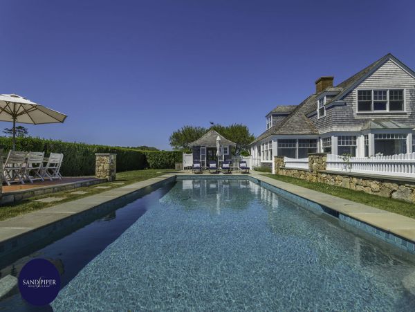 Cape Cod Home 994774