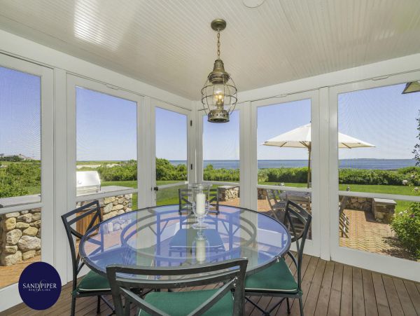 Cape Cod Home 994774