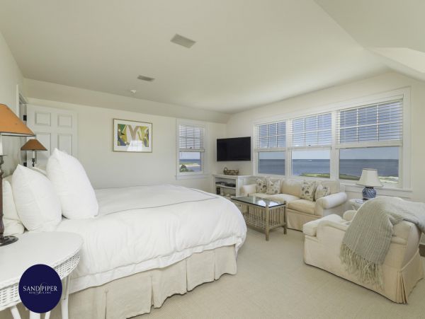 Cape Cod Home 994774