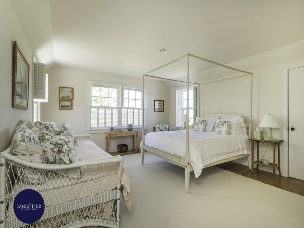Cape Cod Home 994774