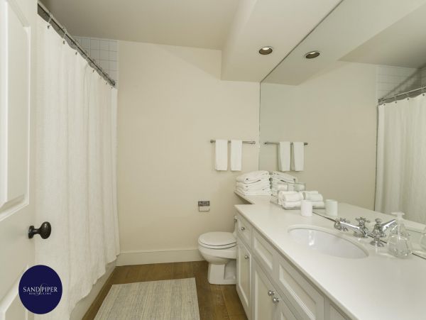 Cape Cod Home 994774