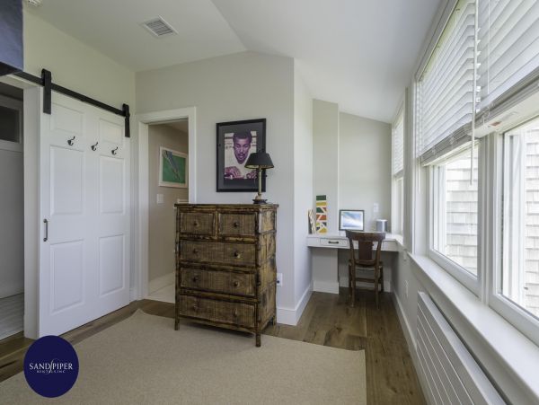 Cape Cod Home 994774