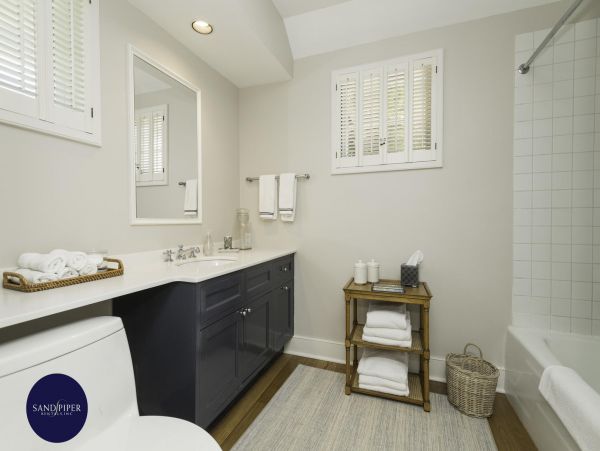 Cape Cod Home 994774