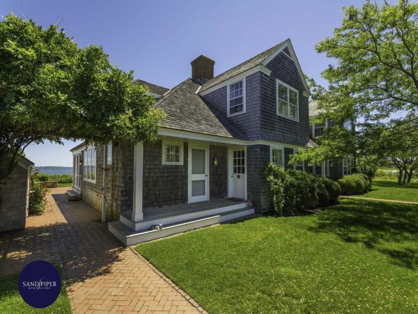 Cape Cod Home 994774