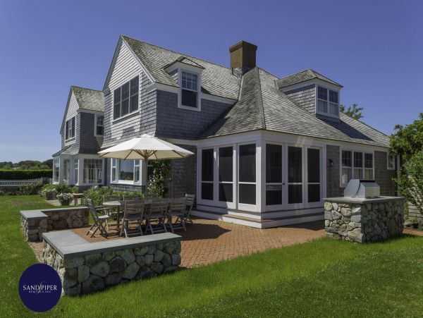 Cape Cod Home 994774