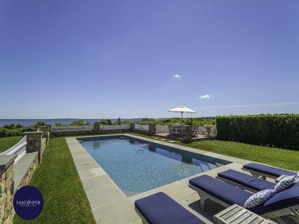 Cape Cod Home 994774