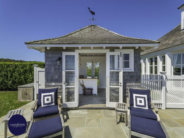 Cape Cod Home 994774