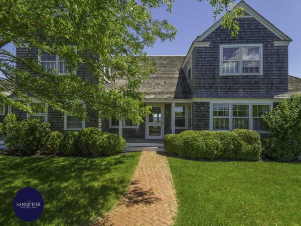 Cape Cod Home 994774