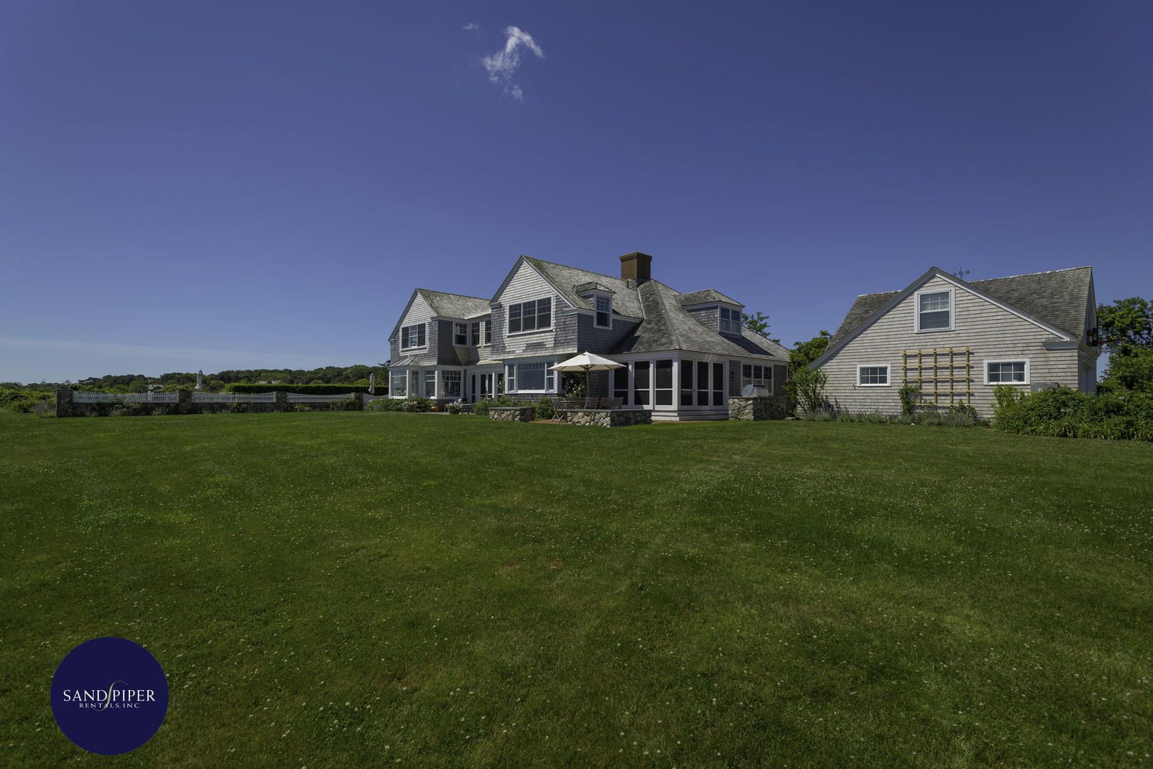 Cape Cod Home 994774