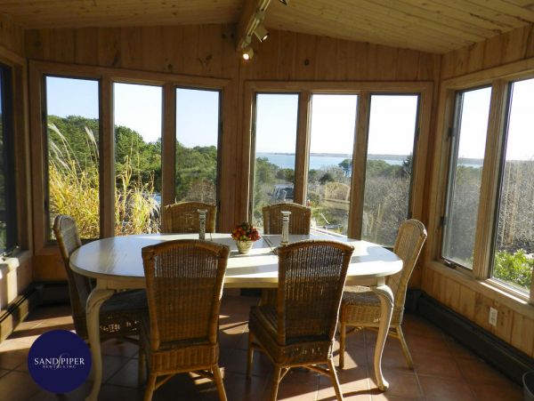 Cape Cod Home 994775