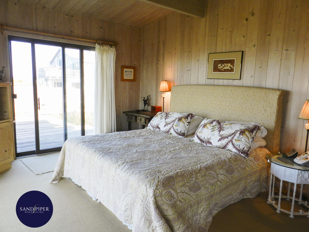 Cape Cod Home 994775