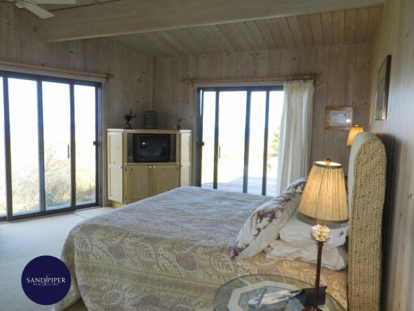 Cape Cod Home 994775
