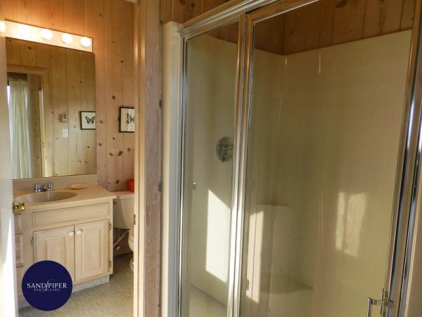 Cape Cod Home 994775