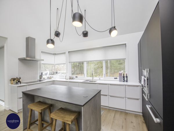 Cape Cod Home 994777