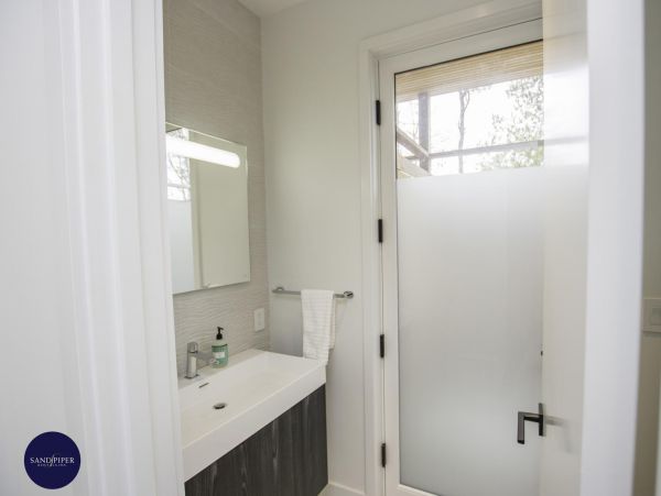 Cape Cod Home 994777
