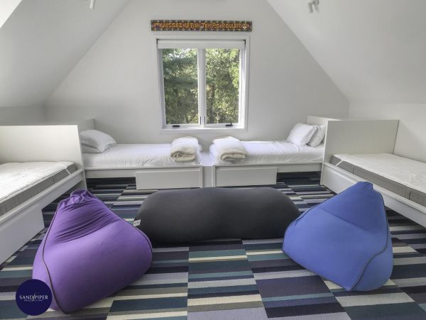Cape Cod Home 994777