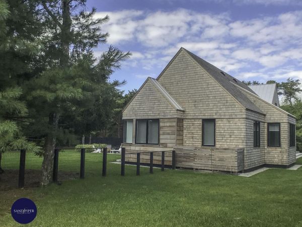 Cape Cod Home 994777